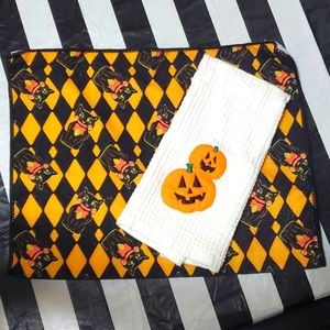 Set of 2 Halloween 🎃 towels